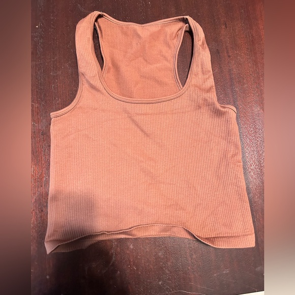 2 OQQ Women's Tan Ribbed Crop Top - Picture 2 of 6